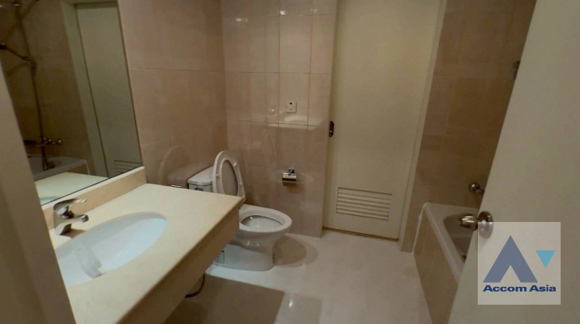 16  2 br Apartment For Rent in Ploenchit ,Bangkok BTS Ratchadamri at Step to Lumpini Park AA44729