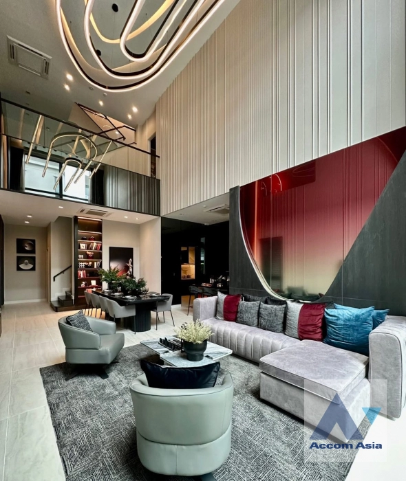 unit 5 Bedrooms  House For Rent & Sale in Sukhumvit, Bangkok  near ARL Hua Mak (AA44731)