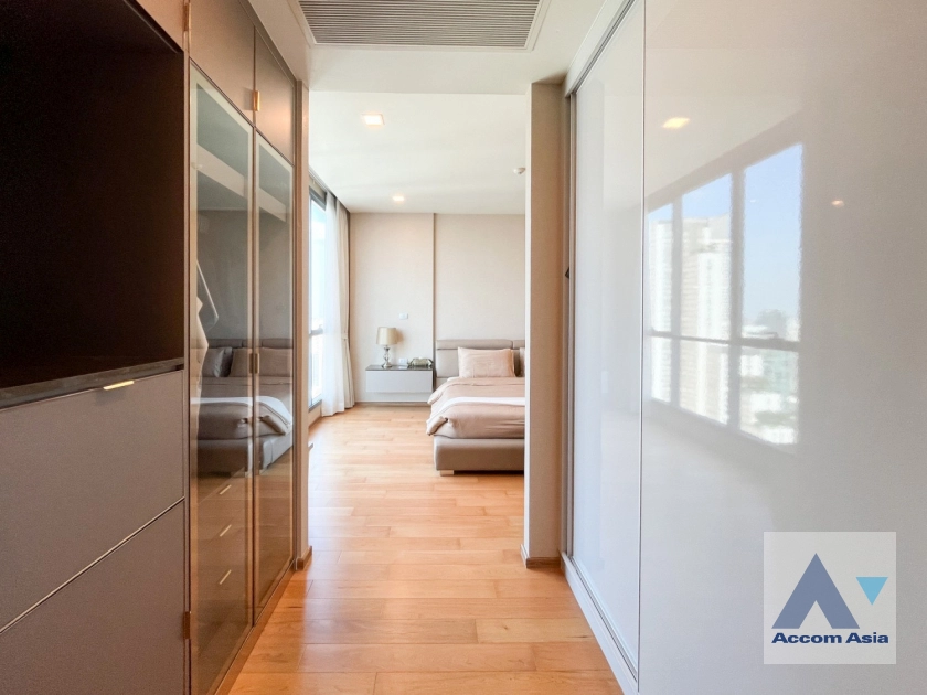 16  3 br Condominium For Sale in Sukhumvit ,Bangkok BTS Nana at HYDE Sukhumvit 13 AA44736