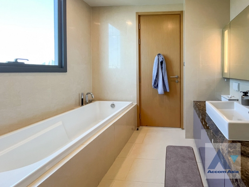 13  3 br Condominium For Sale in Sukhumvit ,Bangkok BTS Nana at HYDE Sukhumvit 13 AA44736
