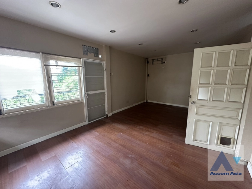 16  2 br House For Rent in Sukhumvit ,Bangkok BTS Phra khanong AA44738