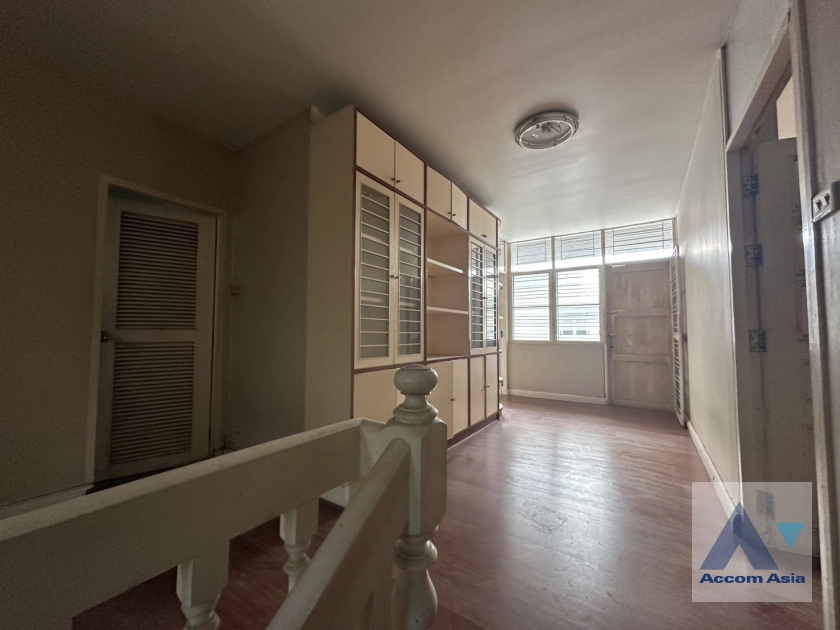 12  2 br House For Rent in Sukhumvit ,Bangkok BTS Phra khanong AA44738