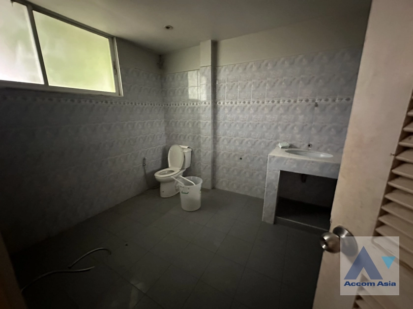 17  2 br House For Rent in Sukhumvit ,Bangkok BTS Phra khanong AA44738