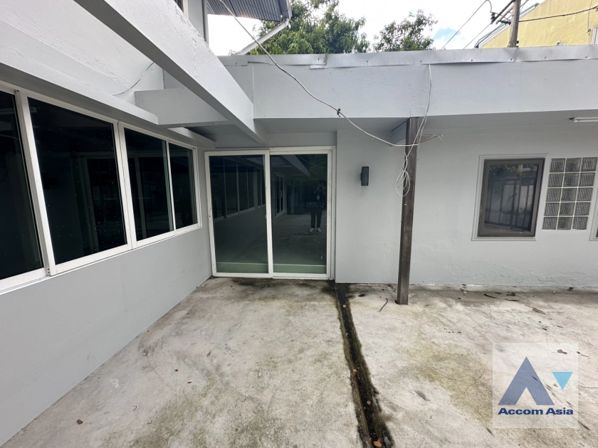 unitHome Office |  2 Bedrooms  House For Rent in Sukhumvit, Bangkok  near BTS Phra khanong (AA44738)