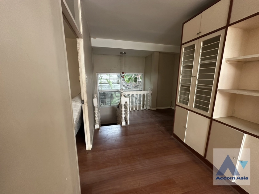 13  2 br House For Rent in Sukhumvit ,Bangkok BTS Phra khanong AA44738