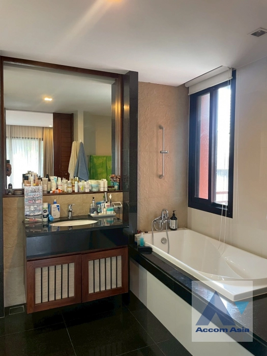 34  5 br House for rent and sale in Sukhumvit ,Bangkok BTS Thong Lo at Perfect For Family AA44740