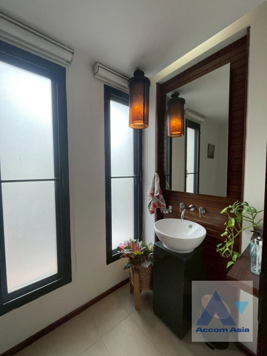 38  5 br House for rent and sale in Sukhumvit ,Bangkok BTS Thong Lo at Perfect For Family AA44740