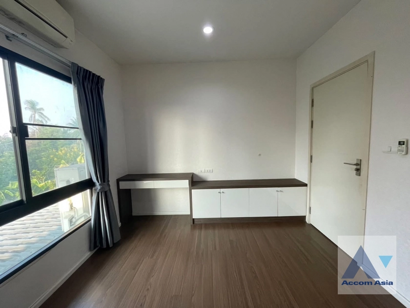 unit 3 Bedrooms  House For Sale in Pattanakarn, Bangkok  (AA44741)
