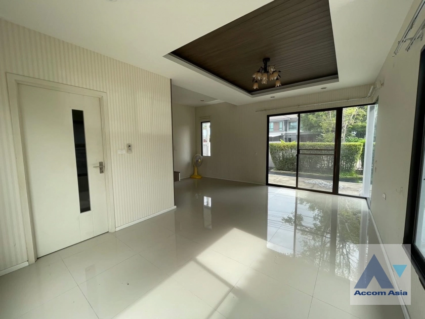 unit 3 Bedrooms  House For Sale in Pattanakarn, Bangkok  (AA44741)