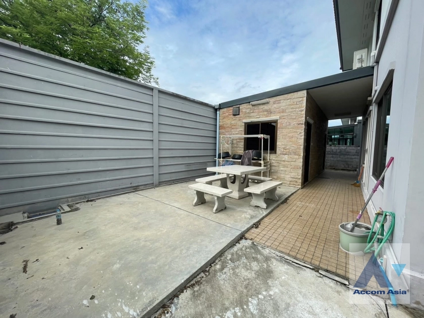 6  3 br House For Sale in Pattanakarn ,Bangkok  at Viranya Wongwaen - Onnut AA44741