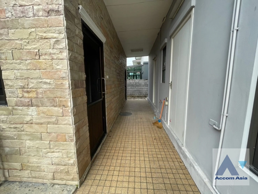 7  3 br House For Sale in Pattanakarn ,Bangkok  at Viranya Wongwaen - Onnut AA44741