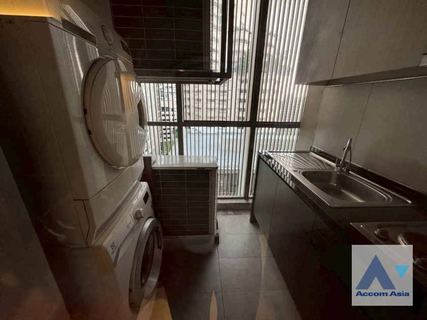 8  3 br Apartment for rent and sale in Sukhumvit ,Bangkok  at Modern Apartment AA44746