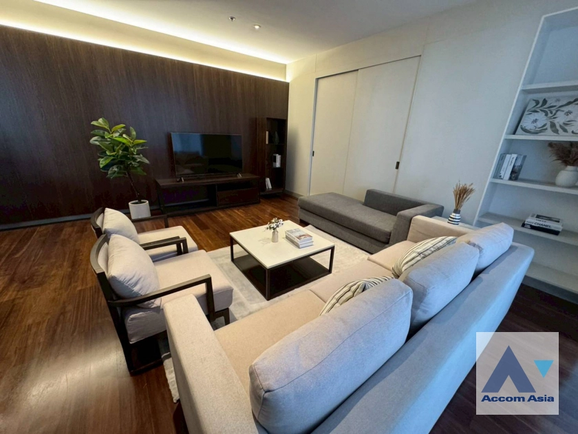 unit 3 Bedrooms  Apartment For Rent & Sale in Sukhumvit, Bangkok  (AA44746)