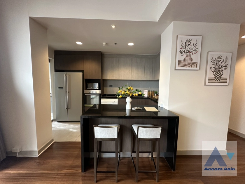 unit 4 Bedrooms  Apartment For Rent in Sukhumvit, Bangkok  (AA44747)