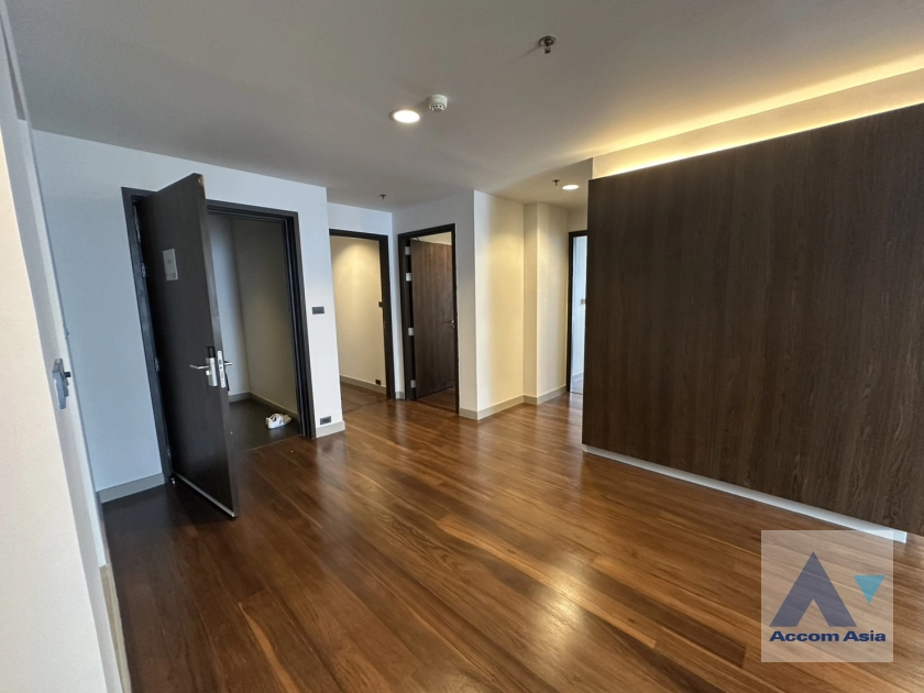 8  4 br Apartment For Rent in Sukhumvit ,Bangkok  at Modern Apartment AA44747