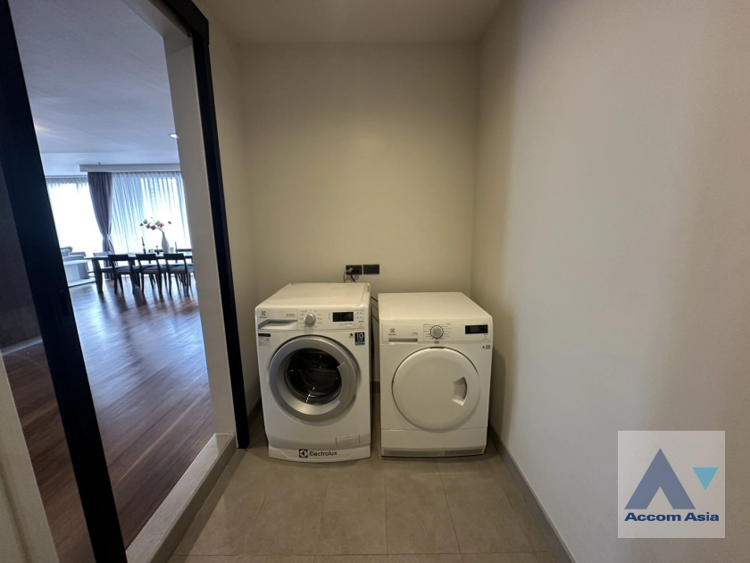 19  4 br Apartment For Rent in Sukhumvit ,Bangkok  at Modern Apartment AA44747