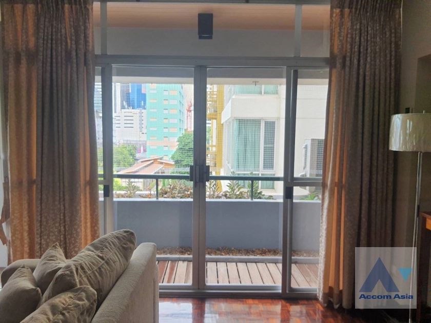 unit 3 Bedrooms  Condominium For Rent in Sukhumvit, Bangkok  near BTS Nana (AA44750)