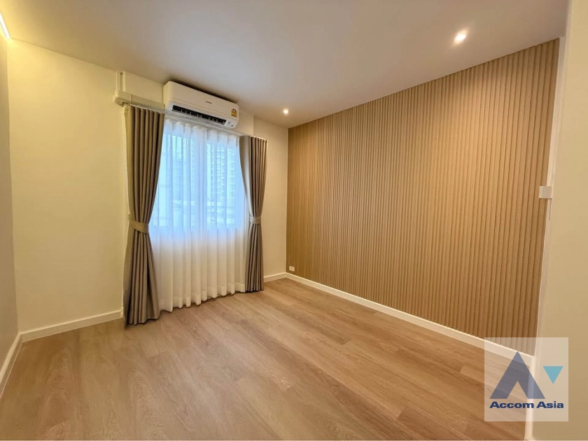 12  2 br Condominium for rent and sale in Sathorn ,Bangkok BTS Chong Nonsi - BRT Nararam 3 at Fortune Condo Town AA44754