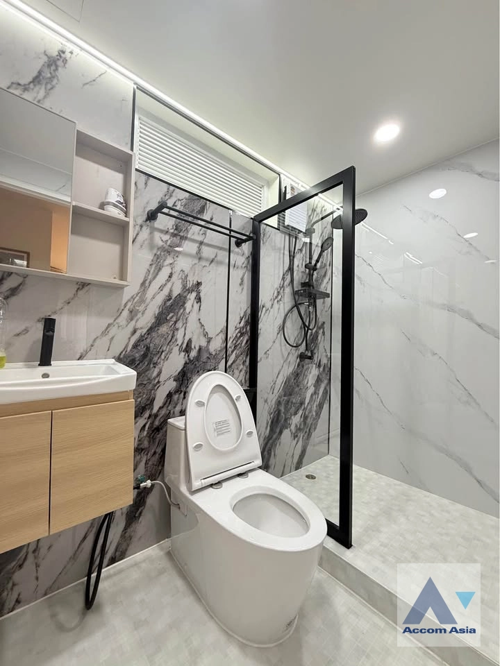 14  2 br Condominium for rent and sale in Sathorn ,Bangkok BTS Chong Nonsi - BRT Nararam 3 at Fortune Condo Town AA44754