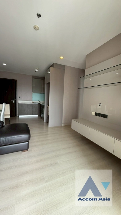 unit 2 Bedrooms  Condominium For Rent & Sale in Phaholyothin, Bangkok  near BTS Saphan-Kwai (AA44760)