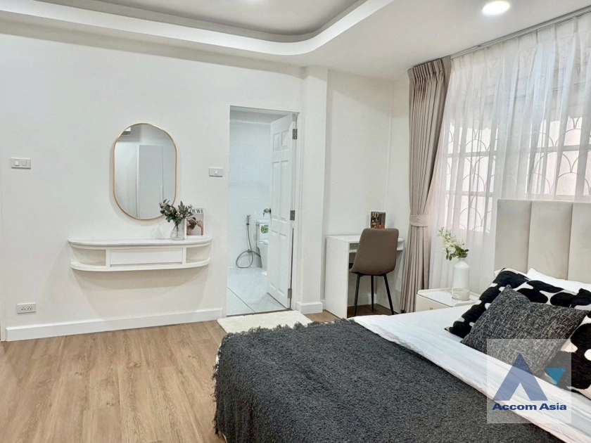 14  5 br House for rent and sale in Lat Phrao ,Bangkok  AA44771