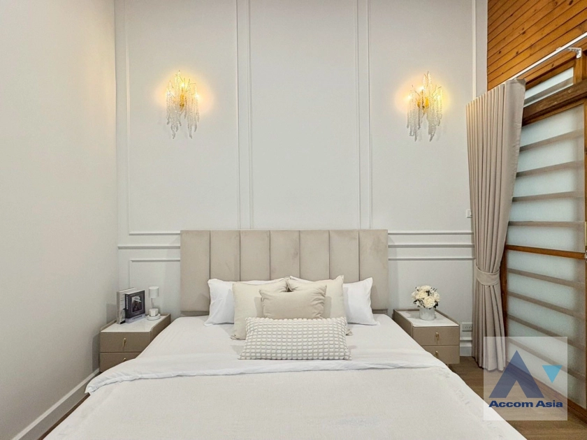 19  5 br House for rent and sale in Lat Phrao ,Bangkok  AA44771