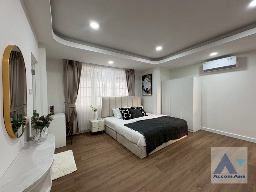 10  5 br House for rent and sale in Lat Phrao ,Bangkok  AA44771