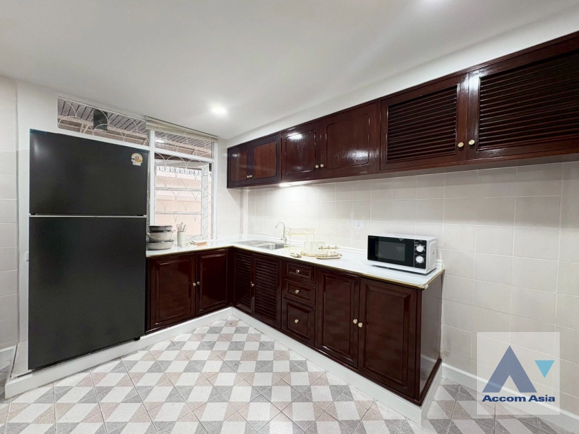 9  5 br House for rent and sale in Lat Phrao ,Bangkok  AA44771