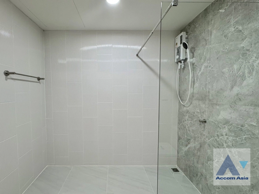 24  5 br House for rent and sale in Lat Phrao ,Bangkok  AA44771