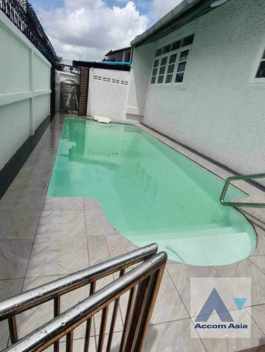 unitPrivate Swimming Pool |  5 Bedrooms  House For Rent & Sale in Lat Phrao, Bangkok  (AA44771)