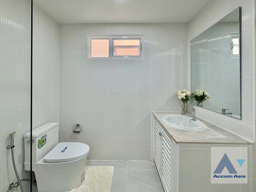 22  5 br House for rent and sale in Lat Phrao ,Bangkok  AA44771