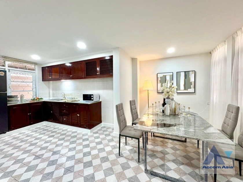 6  5 br House for rent and sale in Lat Phrao ,Bangkok  AA44771