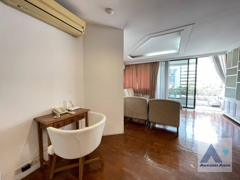 unit 3 Bedrooms  Apartment For Rent & Sale in Silom, Bangkok  near BTS Chong Nonsi (AA44773)