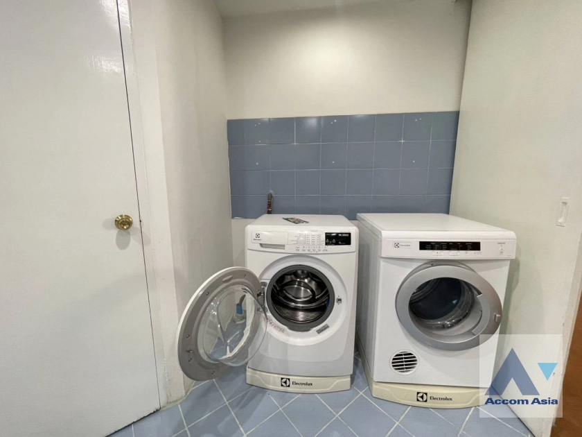 18  3 br Apartment for rent and sale in Silom ,Bangkok BTS Chong Nonsi at Simply Life AA44773