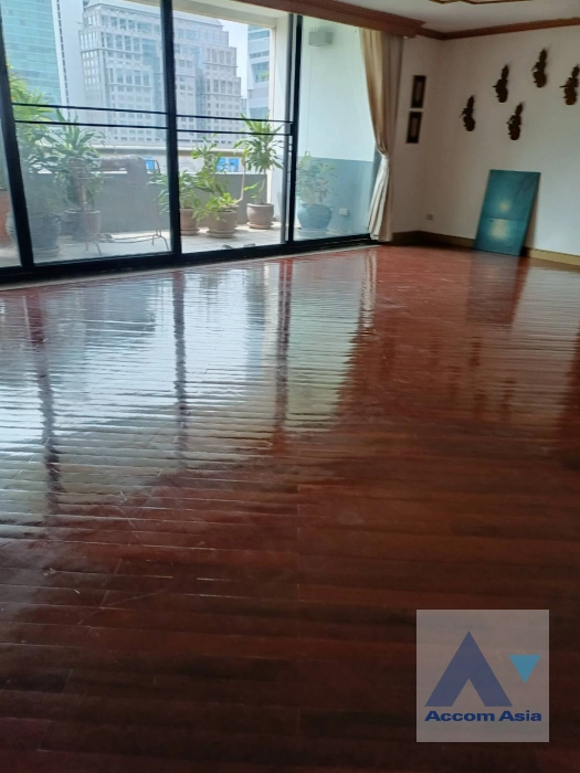  1  3 br Condominium For Sale in Ploenchit ,Bangkok BTS Chitlom at Somkid Gardens AA44775