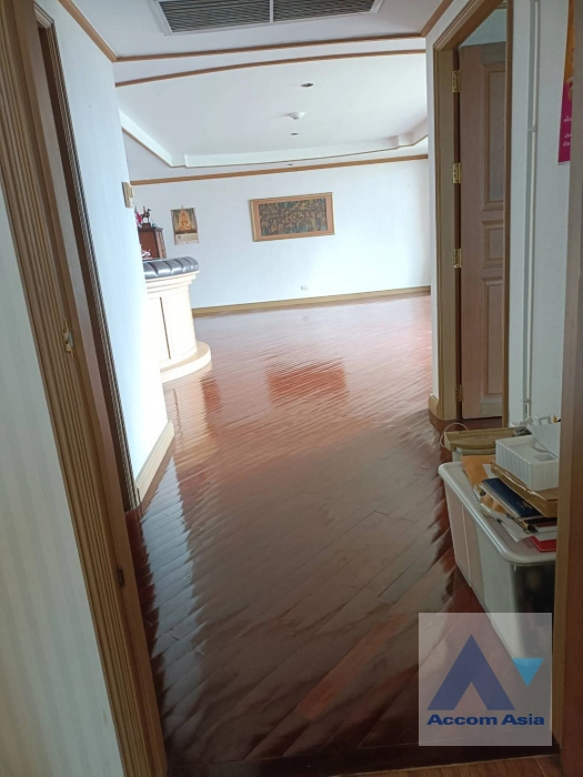 5  3 br Condominium For Sale in Ploenchit ,Bangkok BTS Chitlom at Somkid Gardens AA44775