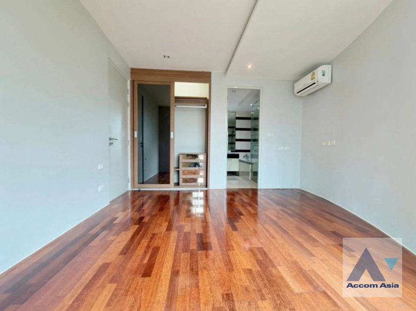7  1 br Condominium For Sale in Sukhumvit ,Bangkok  at Beverly 33 Condominium AA44781