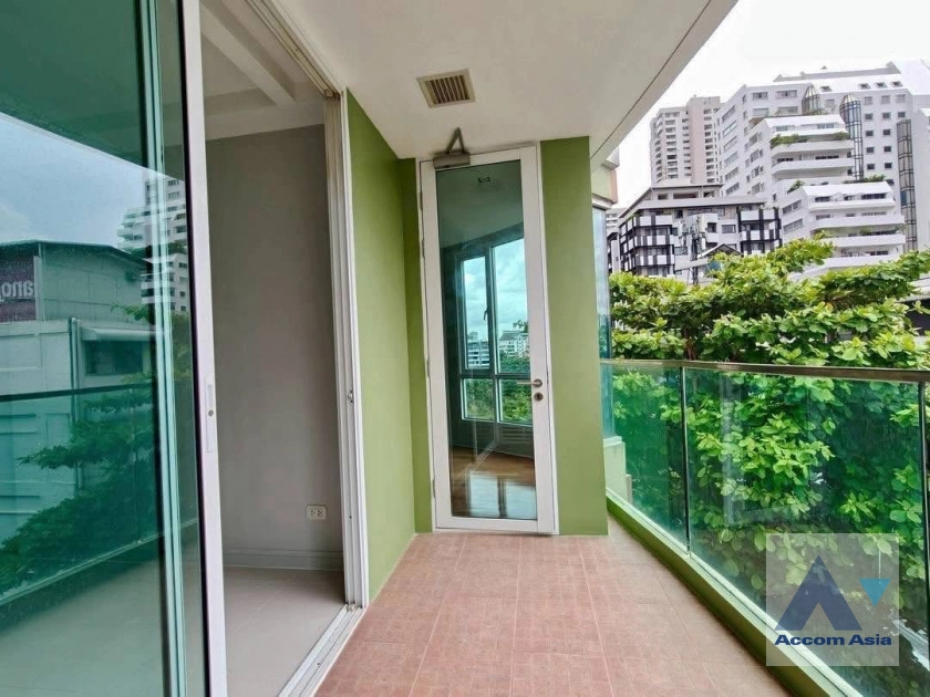 6  1 br Condominium For Sale in Sukhumvit ,Bangkok  at Beverly 33 Condominium AA44781
