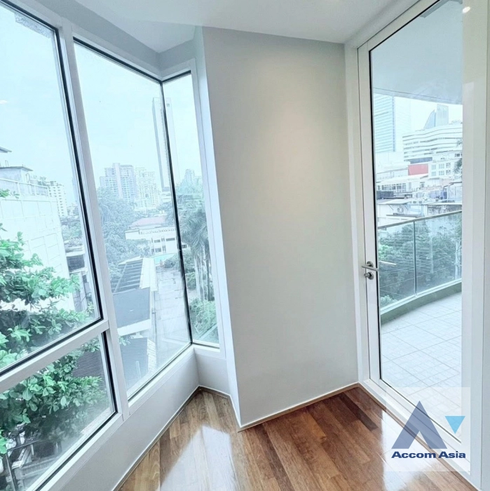 10  1 br Condominium For Sale in Sukhumvit ,Bangkok  at Beverly 33 Condominium AA44781