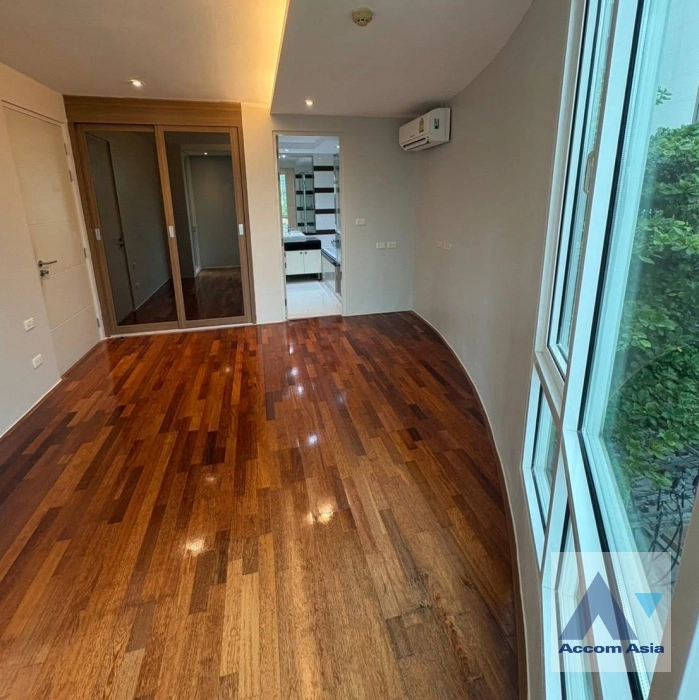 9  1 br Condominium For Sale in Sukhumvit ,Bangkok  at Beverly 33 Condominium AA44781