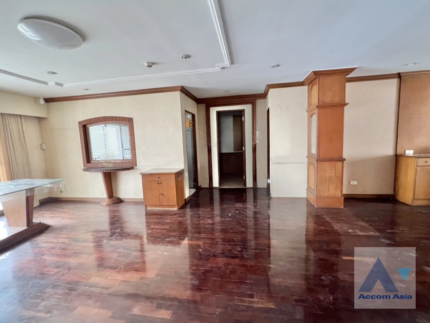 unit 3 Bedrooms  Condominium For Sale in Sukhumvit, Bangkok  near BTS Phrom Phong (AA44782)