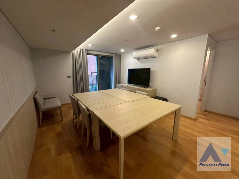  Comfortable of Living Space Apartment  2 Bedroom for Sale & Rent BTS Asok in Sukhumvit Bangkok