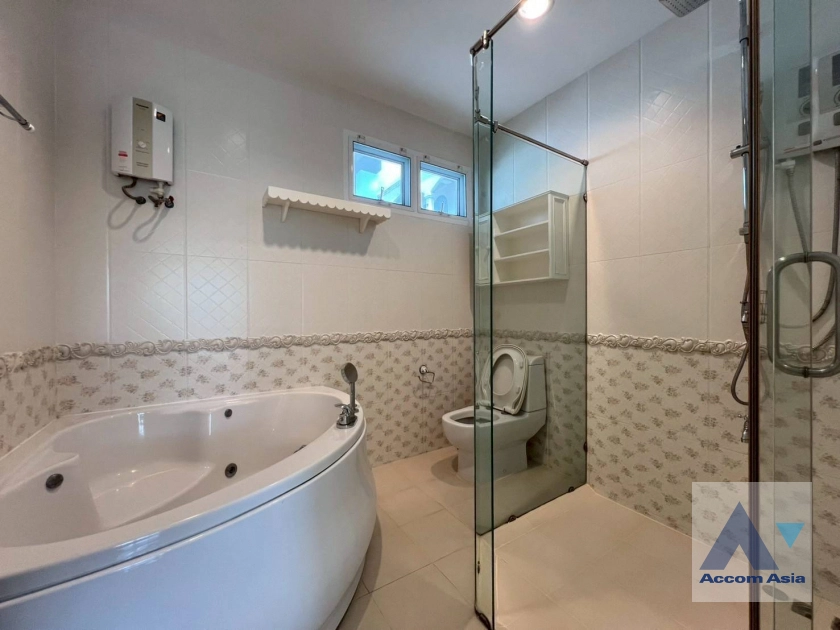 22  3 br House for rent and sale in Bang Na ,Bangkok BTS Bearing at Fantasia Villa 3  AA44790