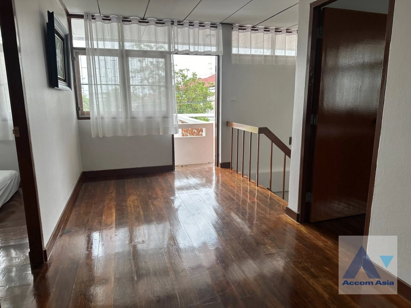 10  4 br House for rent and sale in Sukhumvit ,Bangkok BTS Punnawithi AA44794