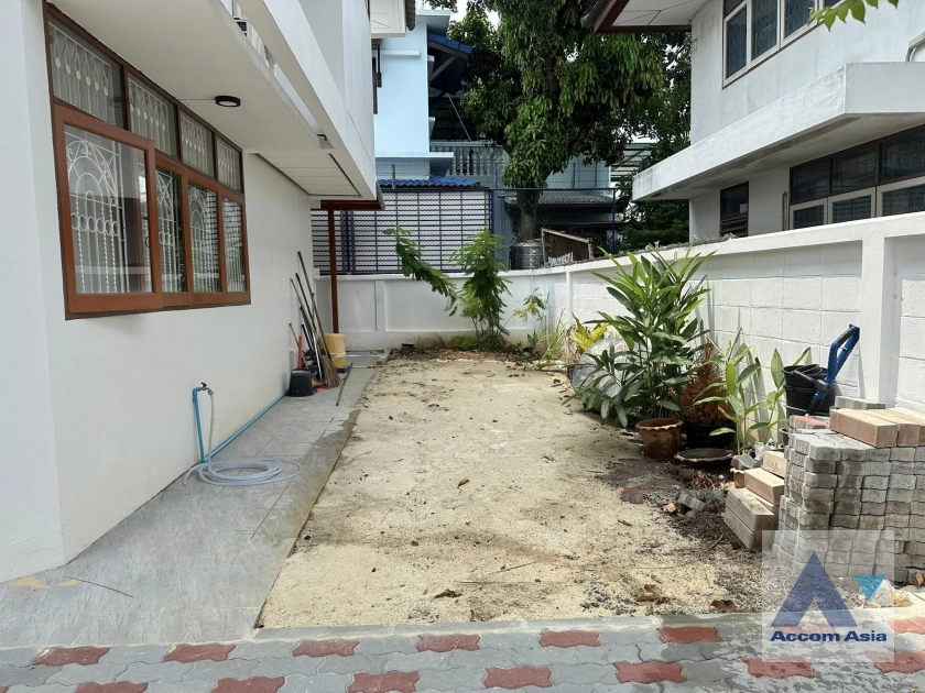 23  4 br House for rent and sale in Sukhumvit ,Bangkok BTS Punnawithi AA44794