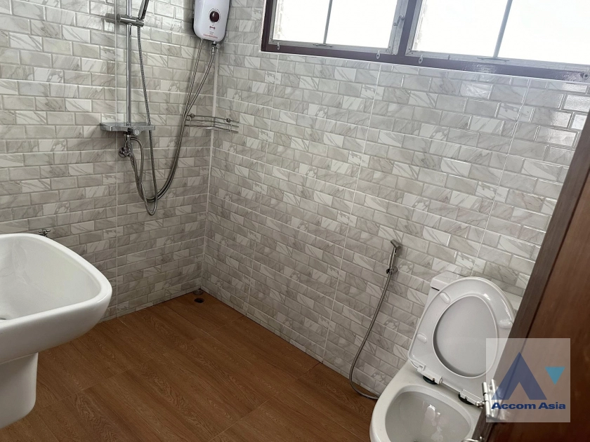 19  4 br House for rent and sale in Sukhumvit ,Bangkok BTS Punnawithi AA44794