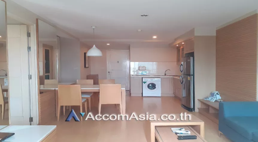 unit 2 Bedrooms  Condominium For Rent in Sukhumvit, Bangkok  near BTS Ekkamai (25903)