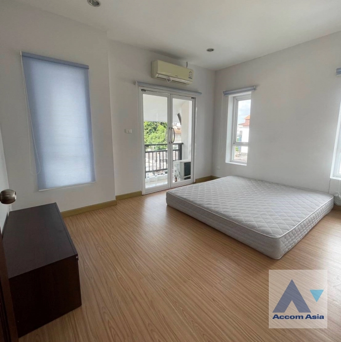 unit 3 Bedrooms  Townhouse For Rent & Sale in Sukhumvit, Bangkok  near BTS Phra khanong (AA44795)