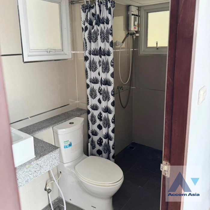 16  6 br Townhouse for rent and sale in Sukhumvit ,Bangkok BTS Phra khanong AA44798