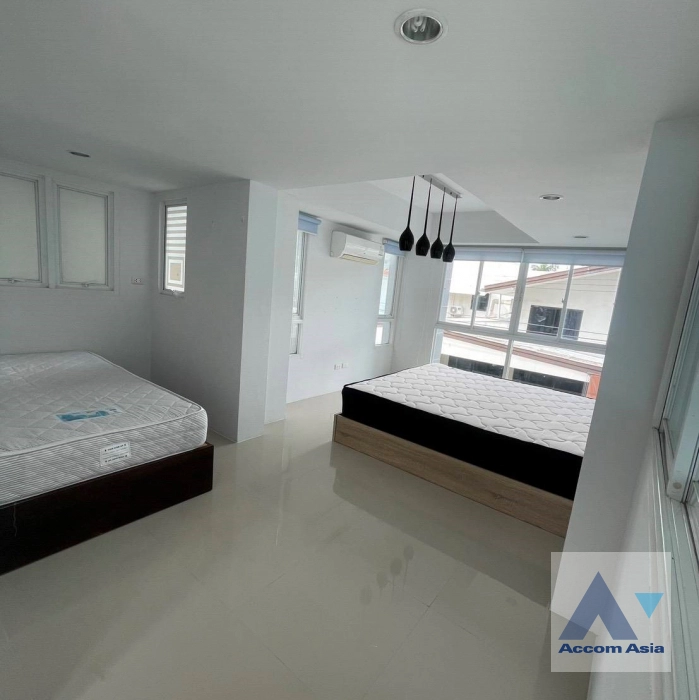 9  6 br Townhouse for rent and sale in Sukhumvit ,Bangkok BTS Phra khanong AA44798